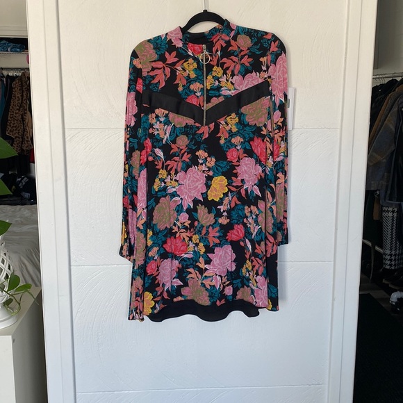 Flower dress from Zara size L - Picture 1 of 3